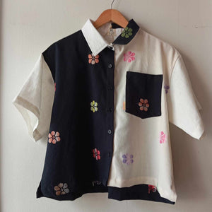 MAKULAY: MIX BLACK FLOWERS / WHITE FLOWERS W/ POCKET / WHITE LINEN SLEEVES