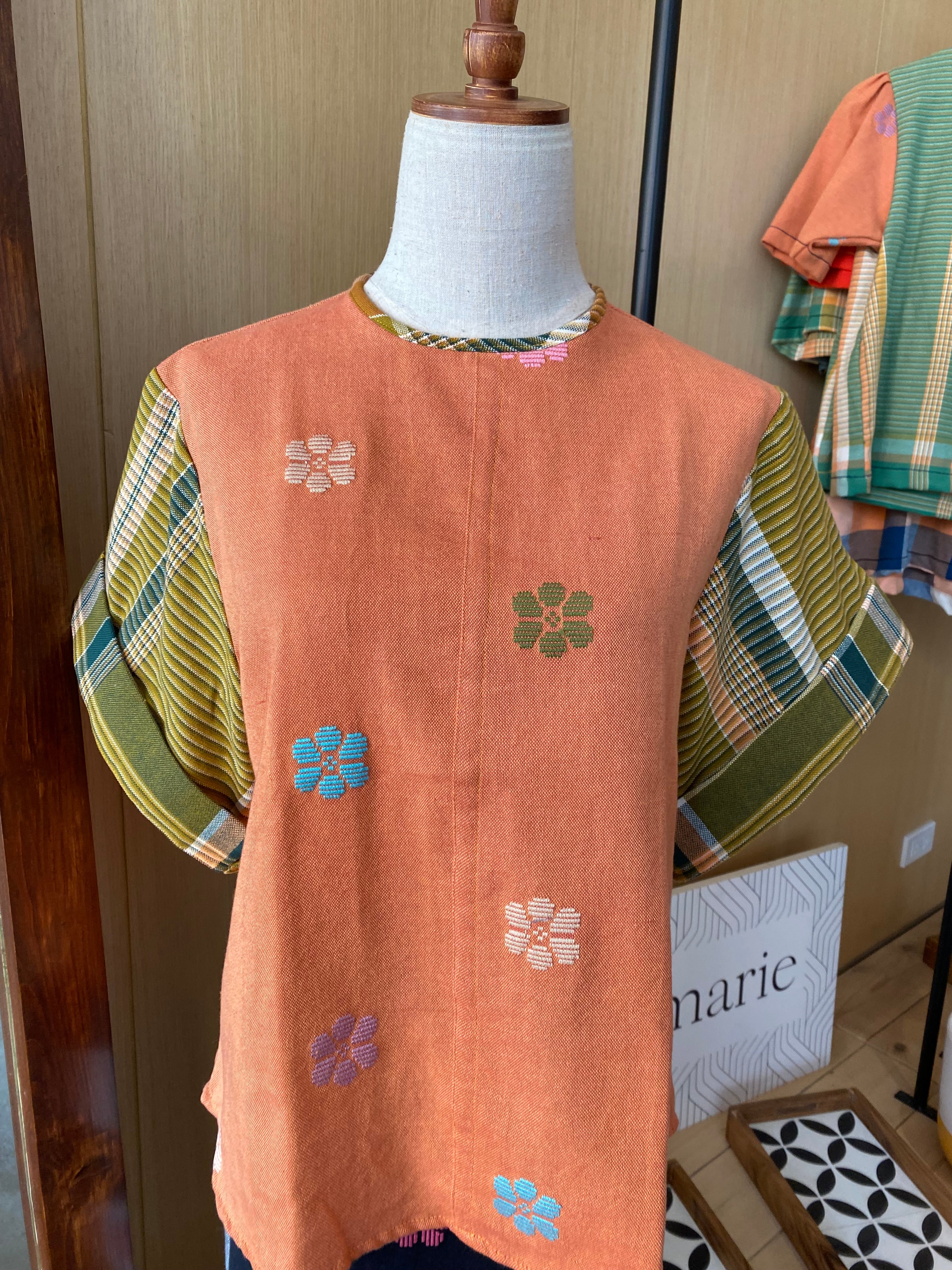 MASIGLA: APRICOT FLOWERS W/ ASSUNTA SLEEVES