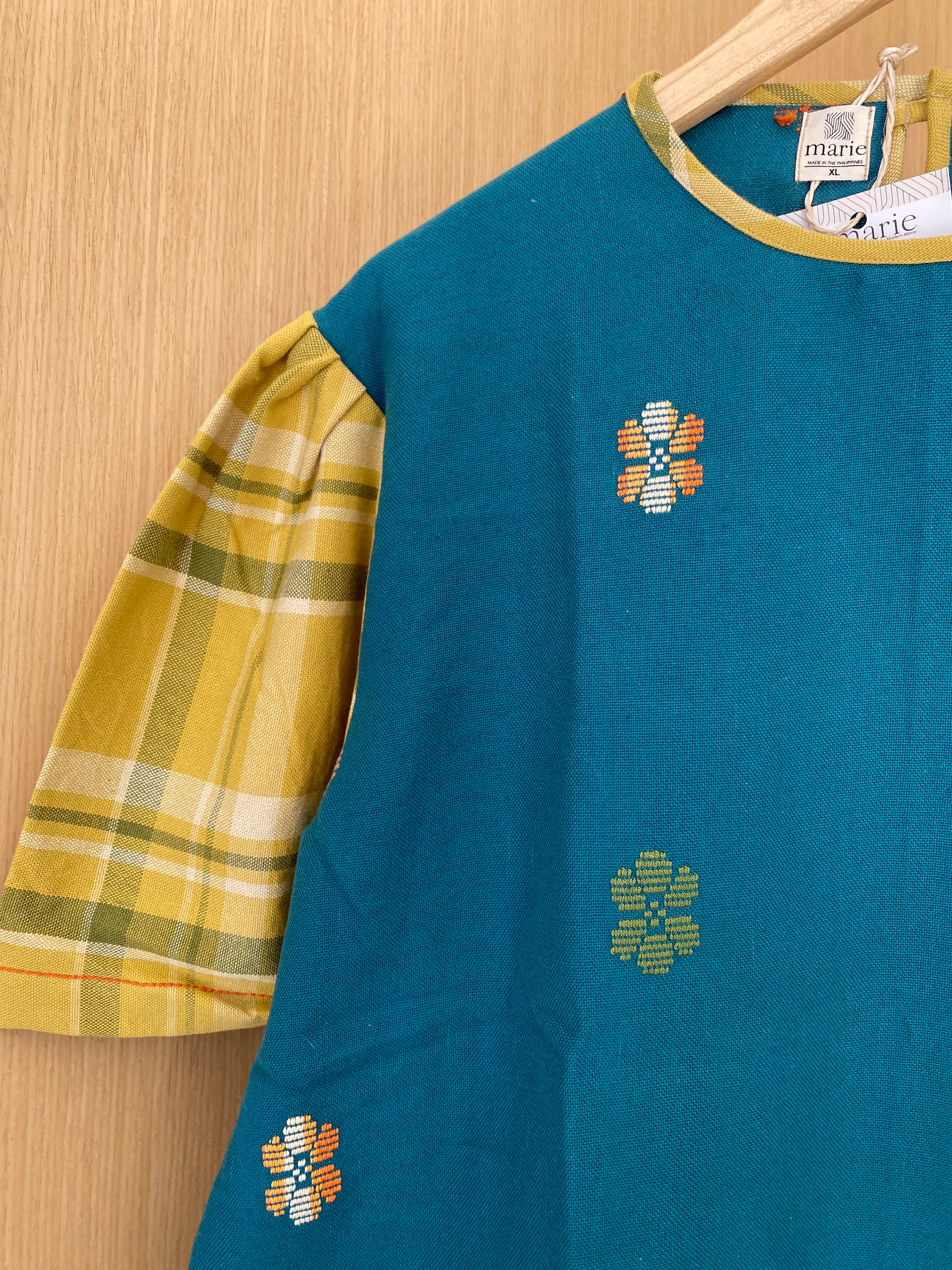 CLASSIC V1: BLUE GREEN FLOWERS W/ LISA SLEEVES