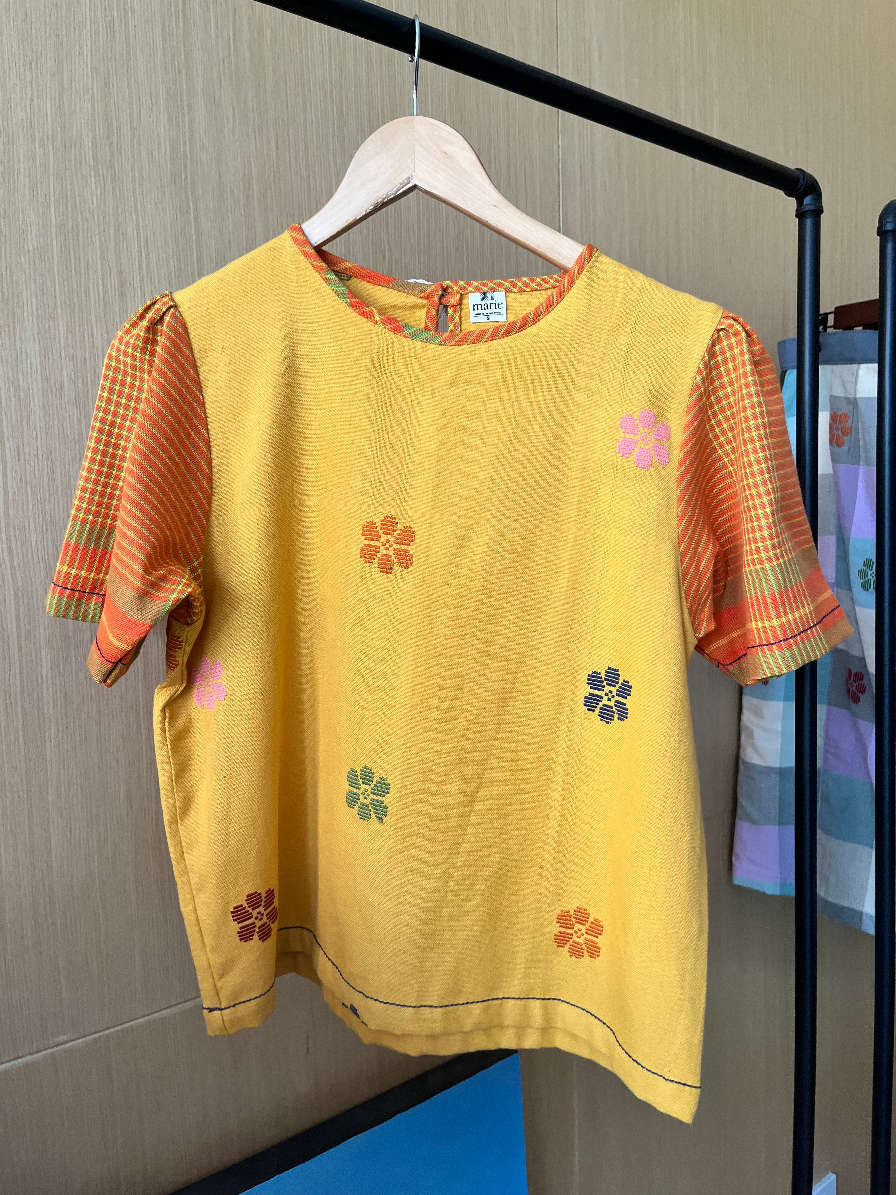 CLASSIC V1: YELLOW FLOWERS W/ DANICA SLEEVES