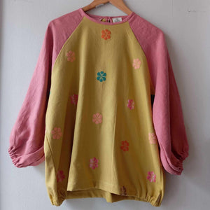 KATAWHAY: MOSS GREEN FLOWERS W/ CORAL PINK LINEN SLEEVES