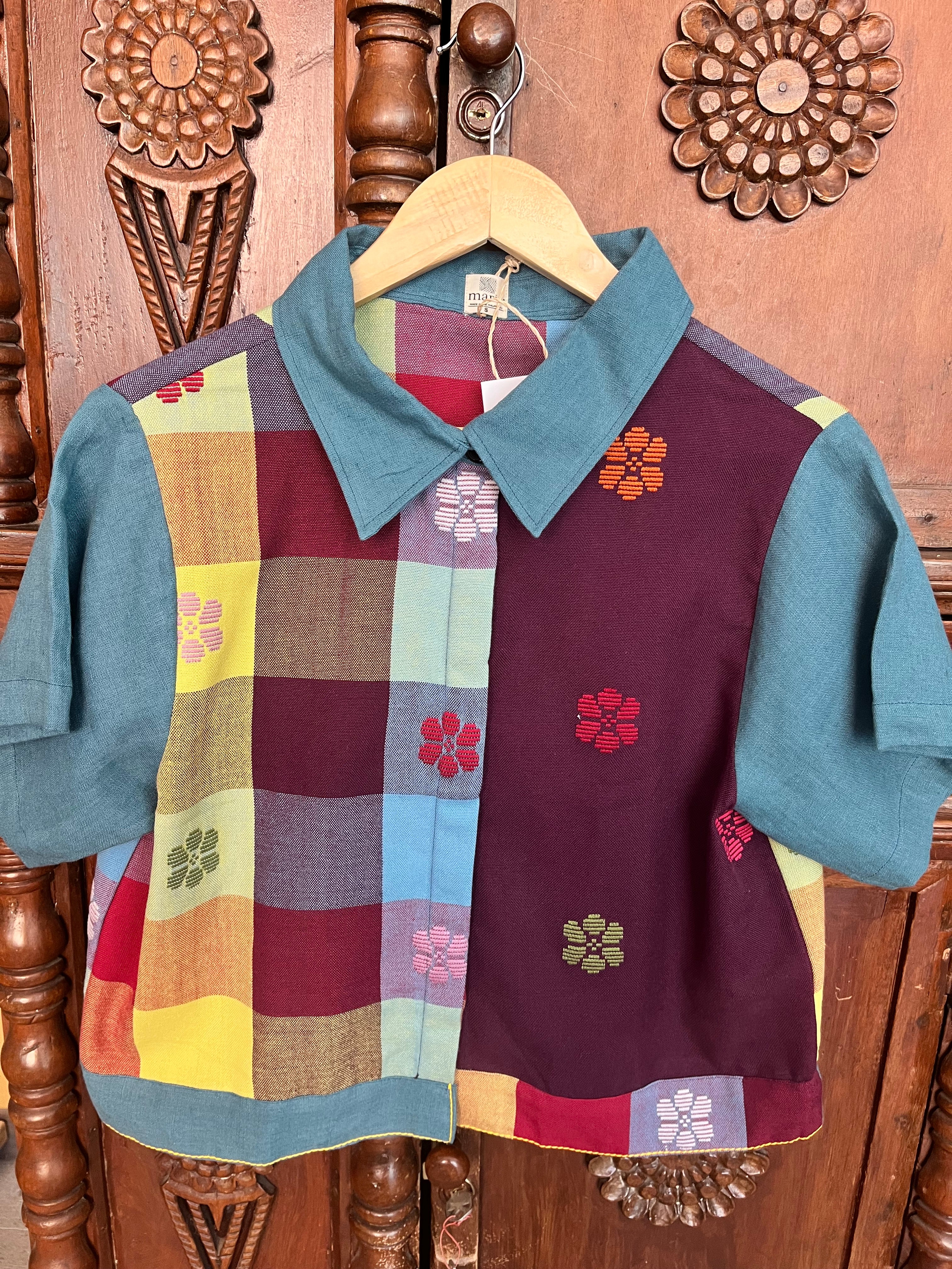 MARIKIT: MIX PATRICIA / BURGUNDY FLOWERS W/ BLUE GREEN LINEN SLEEVES