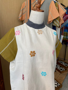 PAMANA V2: WHITE FLOWERS/ GRAY COLLAR/ THEODORA SLEEVES