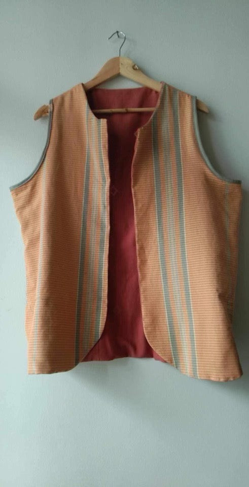 REVERSIBLE VEST