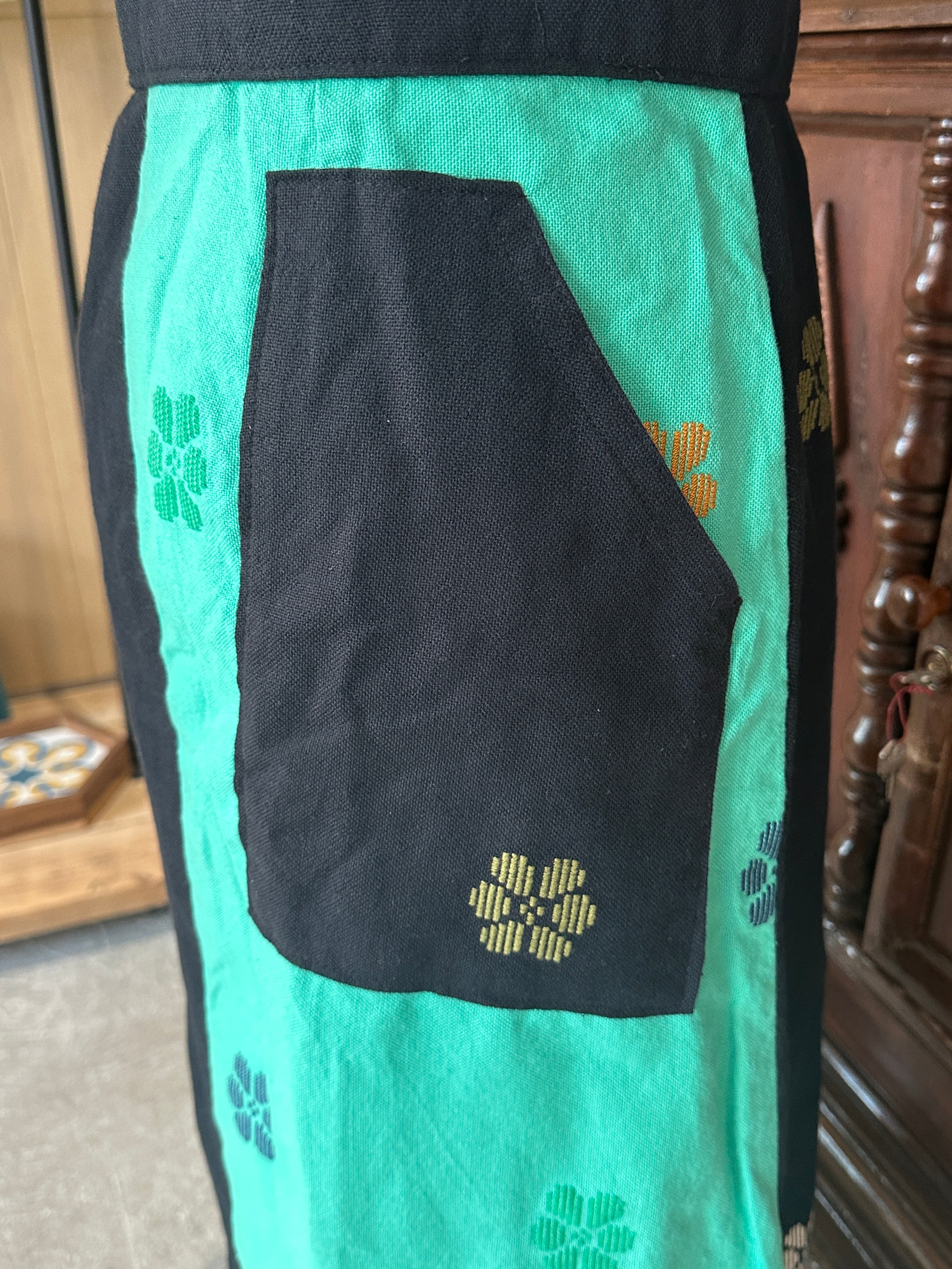 Skirt: Black flowers/ pistachio with pockets