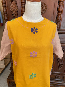 CLASSIC V2 : sunny yellow flowers w/  light brown linen