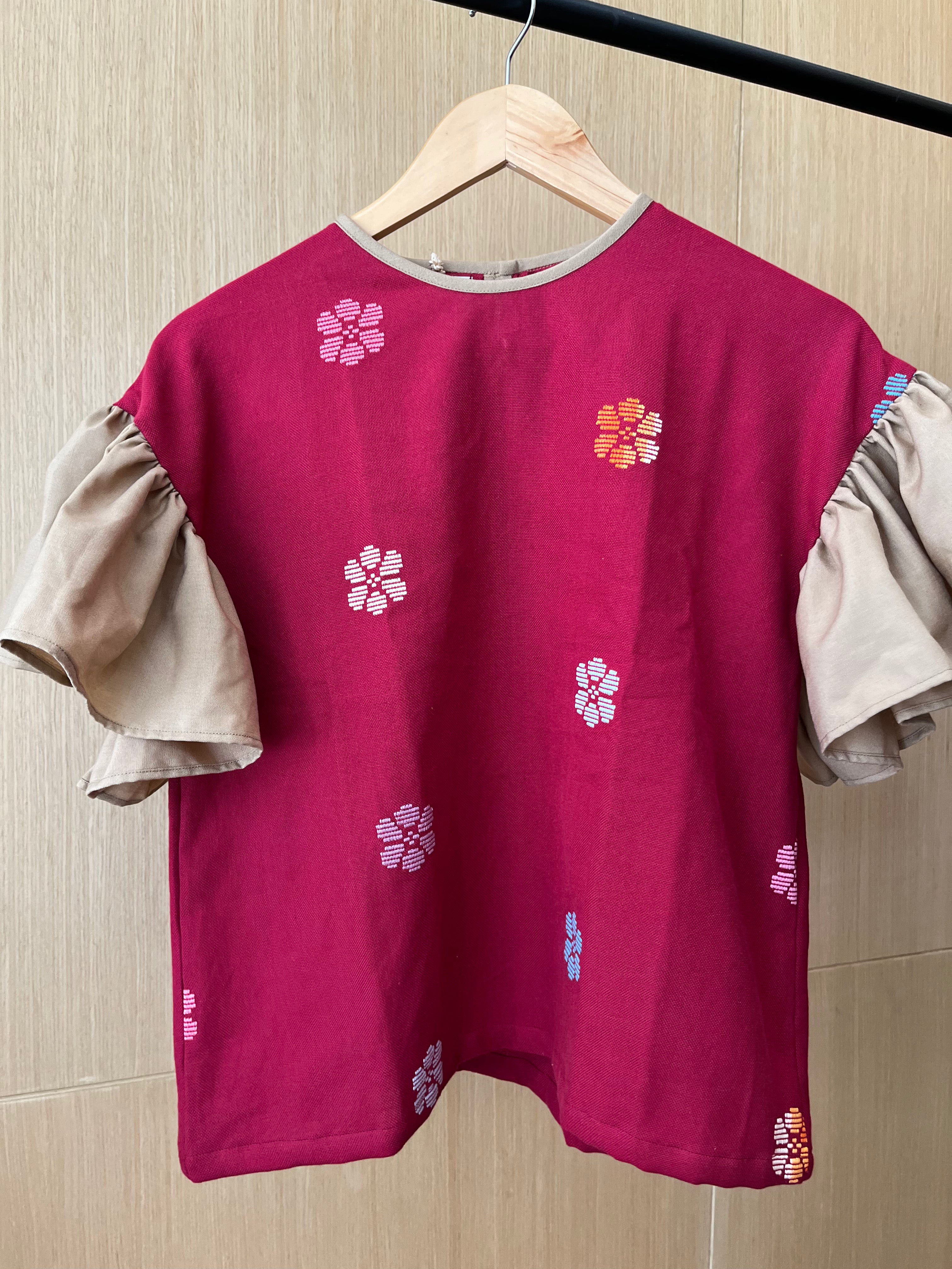 CORAZON: RED FLOWERS W/ BROWN SLEEVES