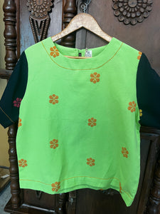 Classic  v2 neon green flowers / black sleeves