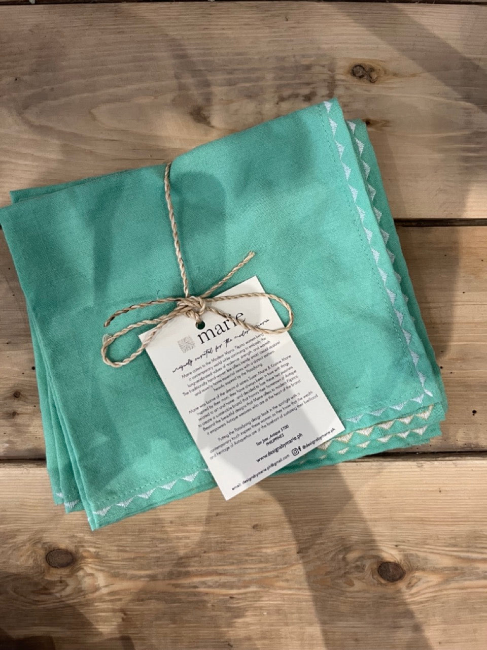 Table Napkins: mint green