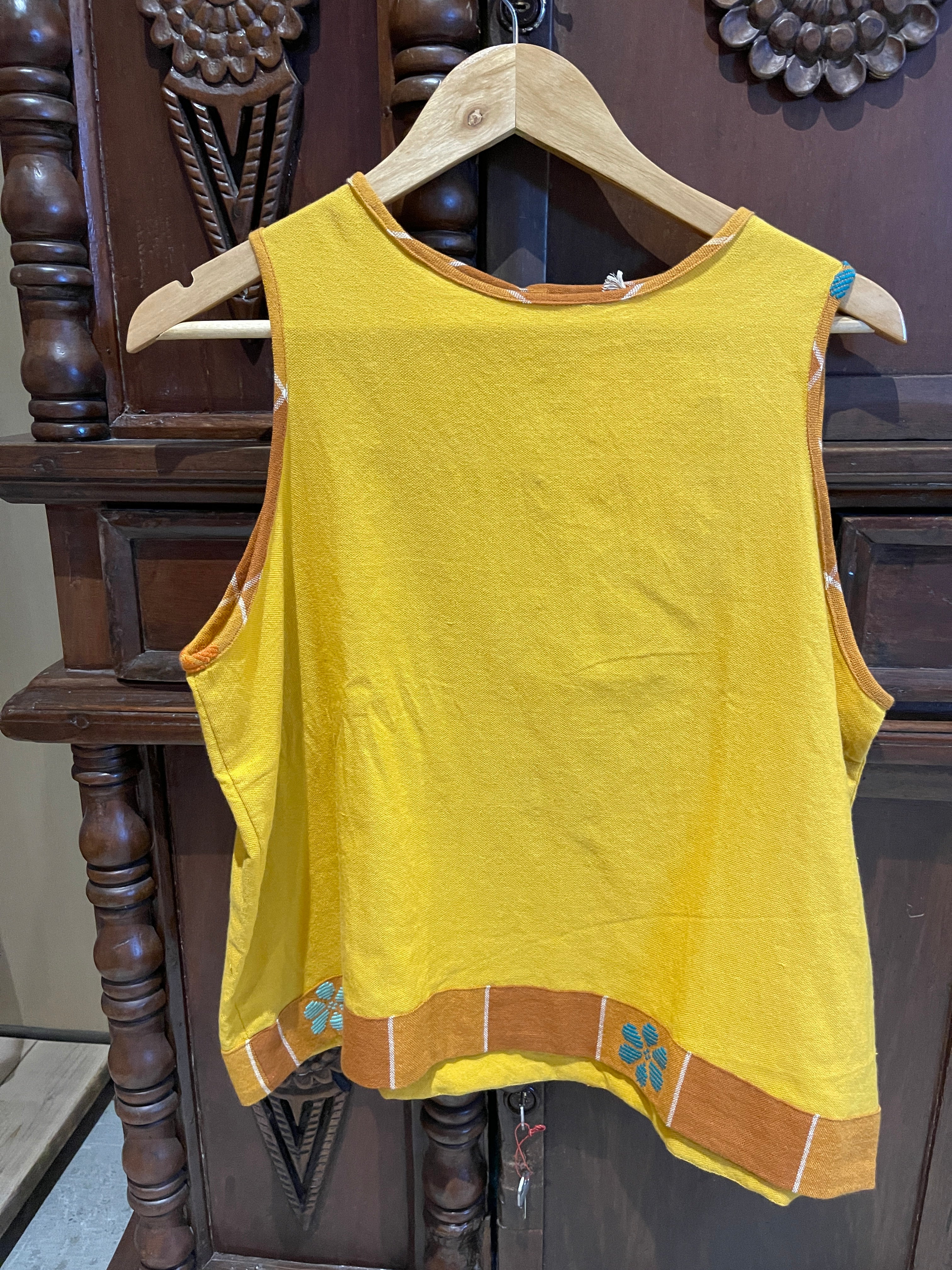 Sleeveless: C. YELLOW/ HELENA